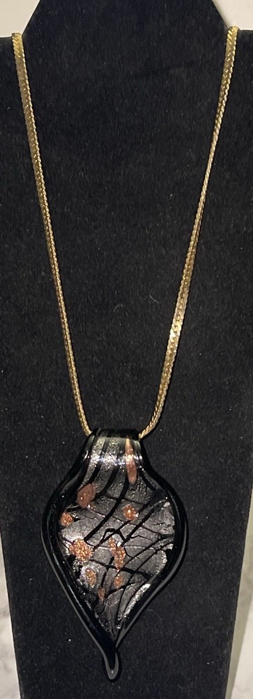 Vintage Black Silver & Gold Stone Art Glass Pendant Necklace JDU-47