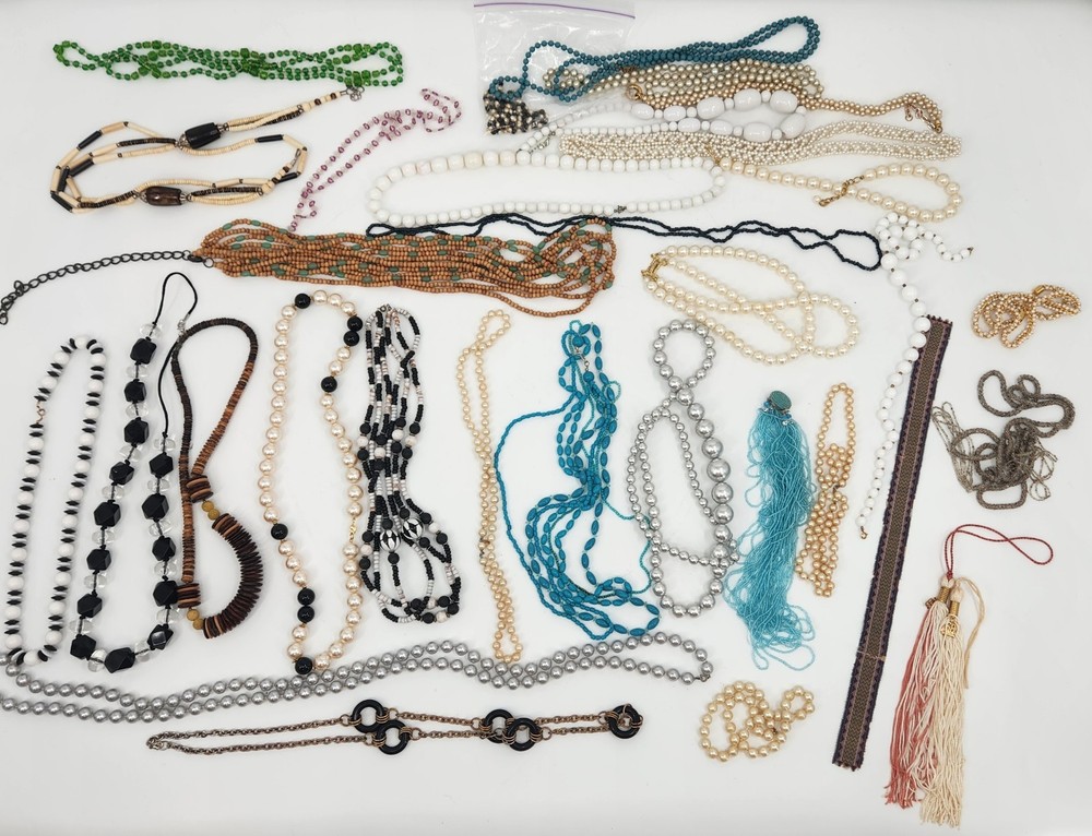 Lot of Vintage Beaded Necklace Assorted Colors Styles Pearls Chains