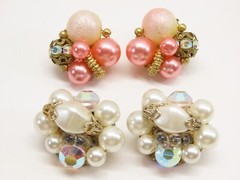 VTG Earrings Cluster Bead Clip On Some Japan Faux Pearl Lucite Plastic + D2542