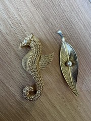 Lot Of 2 Vintage Brooches – Gold Tone Seahorse And Gold Tone Leaf With Pearl