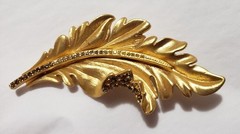 Vintage Gold Tone and Rinestone Leaf Pin 1950’s-1970’s