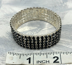Bracelet Tiny Black Faceted Stones In Ornate Silver Tone Links Stretch Vintage