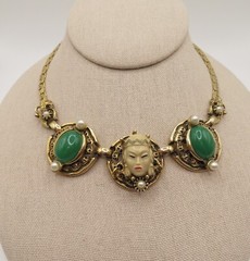 Vintage 15″ Asian Princess Necklace w/Faux Jade Cabachons & Pearls unsigned