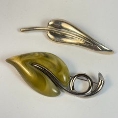 Brooch Pin Lot Silver Tone Green Marbled Leaf One Signed Liz Clairborne