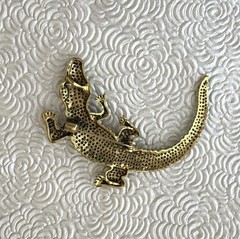 Vintage style Alligator brooch / silver tone metal w/ crystals