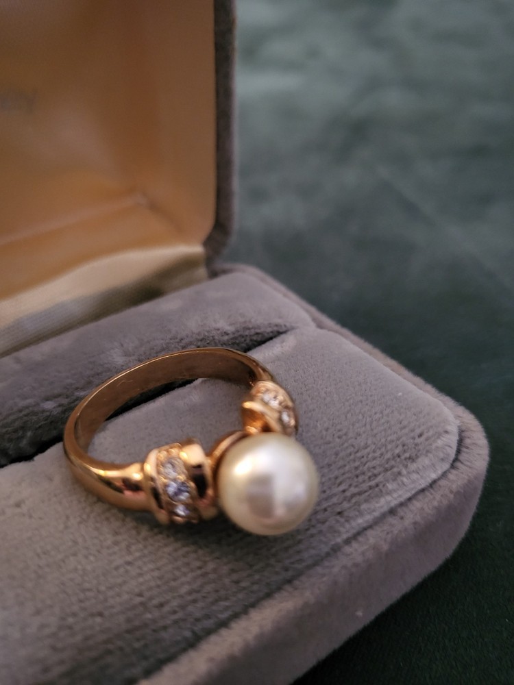 Vintage Goldtone Faux Pearl with Rhinestone Accents