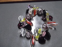 Vtg Costume Jewlery Multi colored Glass Beads 2.25″in Stretchy Barcelet