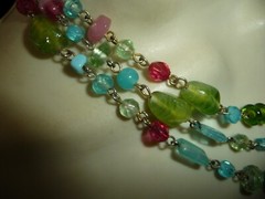 LAYER 3 ROW GREEN PINK BLUE GLASS BEADS SILVER TONE WIRED BIB NECKLACE #19/6