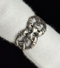 VTG Sterling Silver Celtic Knot Wide Band Ring Size 6 Hands Heart 10mm wide 925