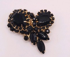 STUNNING Black Gold Tone Rhinestone Prong Set Juliana Brooch?
