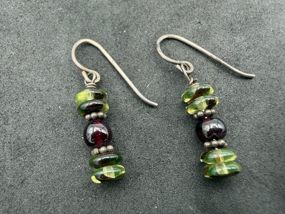 2.54g Vintage Sterling Silver 925 Earrings Green and Dark Beaded Dangle Drop M