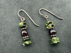 2.54g Vintage Sterling Silver 925 Earrings Green and Dark Beaded Dangle Drop M