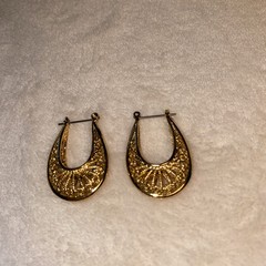 Oval Filigree Hoop Earrings Lacy Open Work Pierced Gold-Tone 1 1/4”