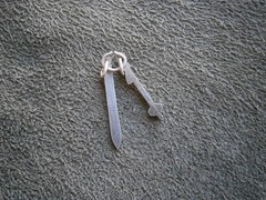Single Snow Ski & Pole Vintage 925 Sterling Silver Bracelet Charm Pendant
