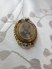 Antique Victorian Rotating Photo Picture Frame Momento Brooch Mourning Pin -C92