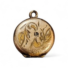 Antique Richards Mfg Co Gold Filled Photo Locket c.1900 Attleboro MA