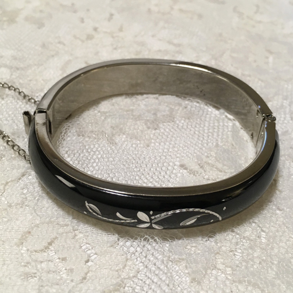 Vintage Black Silver Tone Bangle Bracelet Etched Safety Chain Hinged