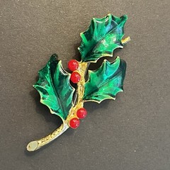 Vintage Signed AAI Holly Green Enamel Gold tone Brooch Pin 1990s