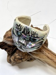 VNTG Rare Ceramic Cuff Bracelet Iridescent Cat With Whiskers, Signed KM 1987