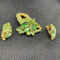 Vintage Emerald Green Rhinestone Brooch and Earrings Juliana Style GLOWS