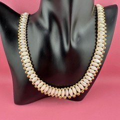 Vintage Polished MOP Necklace Oval Barrel Shape Gold Tone Bead Border Graduated