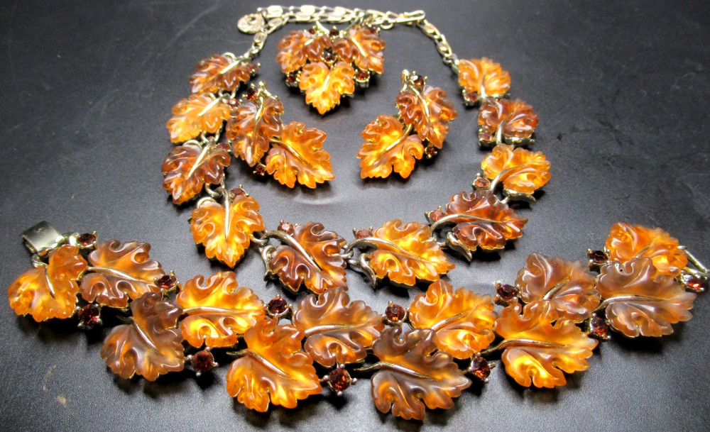 LISNER Fall Colored Lucite Leaves Rhinestone Grande Parure Set