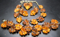 LISNER Fall Colored Lucite Leaves Rhinestone Grande Parure Set