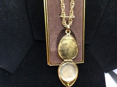 Avon’s 1968 Golden Charmer Necklace Pendant And Bracelet Original Box