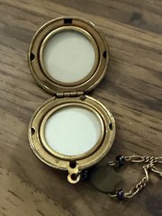 VTG Pididdly Links Locket Necklace Gold Tone 19” Art Nouveau Style Kingston NY