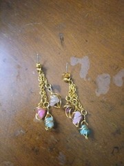 BEAUTIFUL Vintage Goldtone Chain w/ Tinted STONE Dangle Clip on Earrings