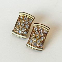 Vtg Pavé Rhinestone Pierced Earrings 1″x5/8″ Posts Enamel Gold Tone 1980s-1990s