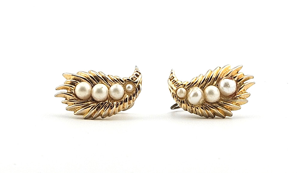 Trifari Gold Tone Faux Pearl Clip-On Earrings SEE DESCRIPTION J19-4266