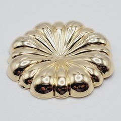 Jeri Lou Gold Tone Floral Like Curved Ridge Gold Tone Vintage Scarf Ring Clip