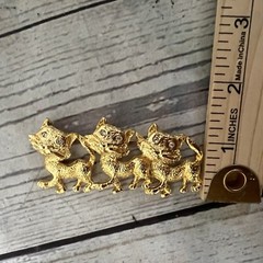 Vintage Three Cats CASUAL CORNER Gold Tone Pin Brooch Cat Jewelry