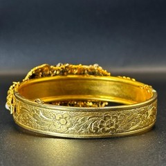 A Vintage Gold Toned Custom Jewelry Bangle Bracelet