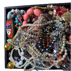 5.76 Lbs Bulk Craft Jewelry Lot Junk Repurpose Beads Wearable As Pictured As Is