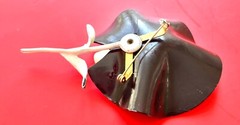 RARE EARLY 1960s POP ART MOD BLACK & WHITE FLOWER PIN,CHIC,RETRO FLOWER BROOCH