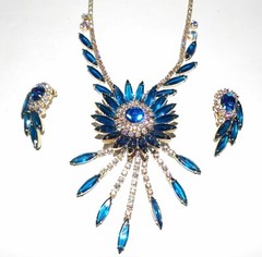 GORGEOUS DELIZZA & ELSTER JULIANA BOOK PIECE BLUE SUNBURST NECKLACE AND EARRINGS