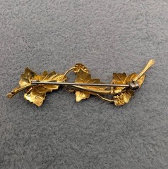 VTG 12K Black Hills Gold TRI COLOR LEAF GRAPE VINE PIN BROOCH 2.25″ long