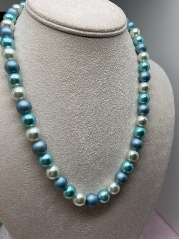 Vintage Blue White Faux Pearl Beaded 18” Necklace 5727