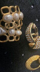 Gold Tone Faux Pearl & Rhinestone Jewelry Set w/ Earrings and Brooch