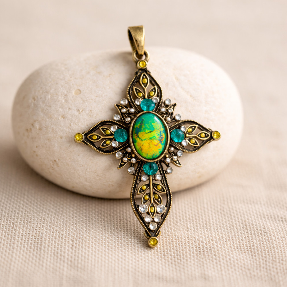 Ornate Plastic Pearl Rhinestone Metal Pendant Necklace for Women Elegant jewelry