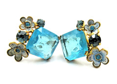 VTG SIGNED UNUSUAL FLOWER white blue gold tone Earrings RHINESTONE GLASS ENAMEL