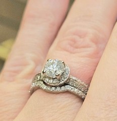 Beautiful Vintage 14k White Gold Diamond Wedding Set. Size 5.75-6.