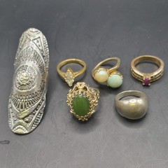 Vintage 6 Ring Collection Lot Size 5 Red Green Blue Faux Pearl Gold&Silver Tone