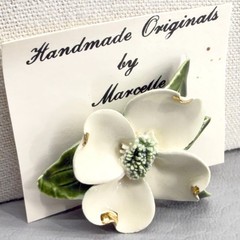 Vintage Dogwood Brooch Ceramic 1.75″