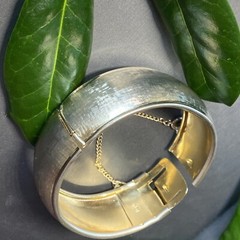 Vintage Bangle Bracelet Estate Jewelry Pre-Owned Textured Gold Plated Wash 7″