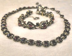Vintage Hollycraft COPR 1953 choker and bracelet set. Rhinestones, Faux pearls