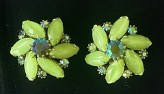 VTG Signed WEISS Flower Earrings Green Glass & Aurora Borialis Rhinestones