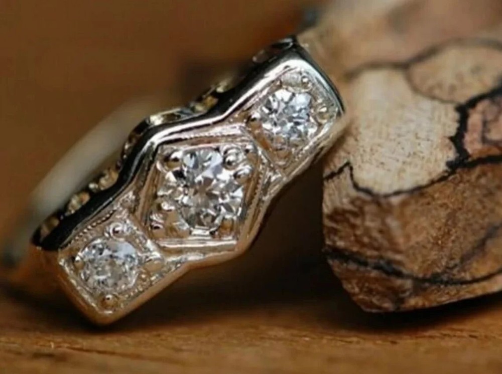 0.80Ct White Round Cut Antique Reproduction Three Stone Ring Solid 925 Silver